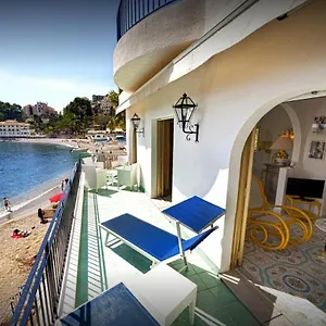 residence-degli-agrumi-mare.taorminaitalyhotels.com/